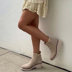 Dolce Vita Rango Lug Sole Ankle Boots booties size 9